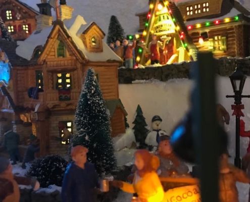 lemax-christmas-village