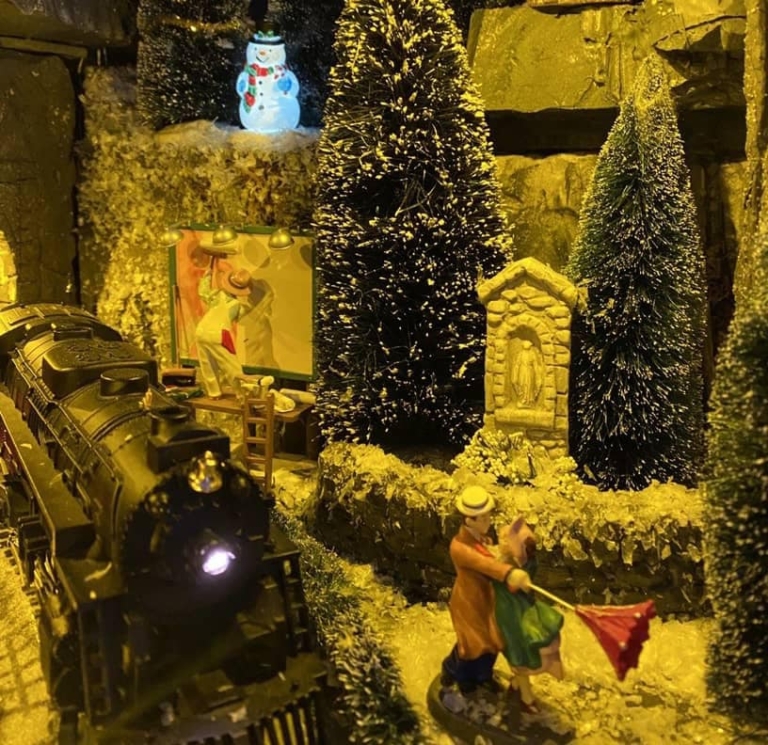 Figurine Lemax 'Belle Dame' Pour Village De Noël - Hauteur 8,2 Cm, Décoration D'intérieur Et De Saison